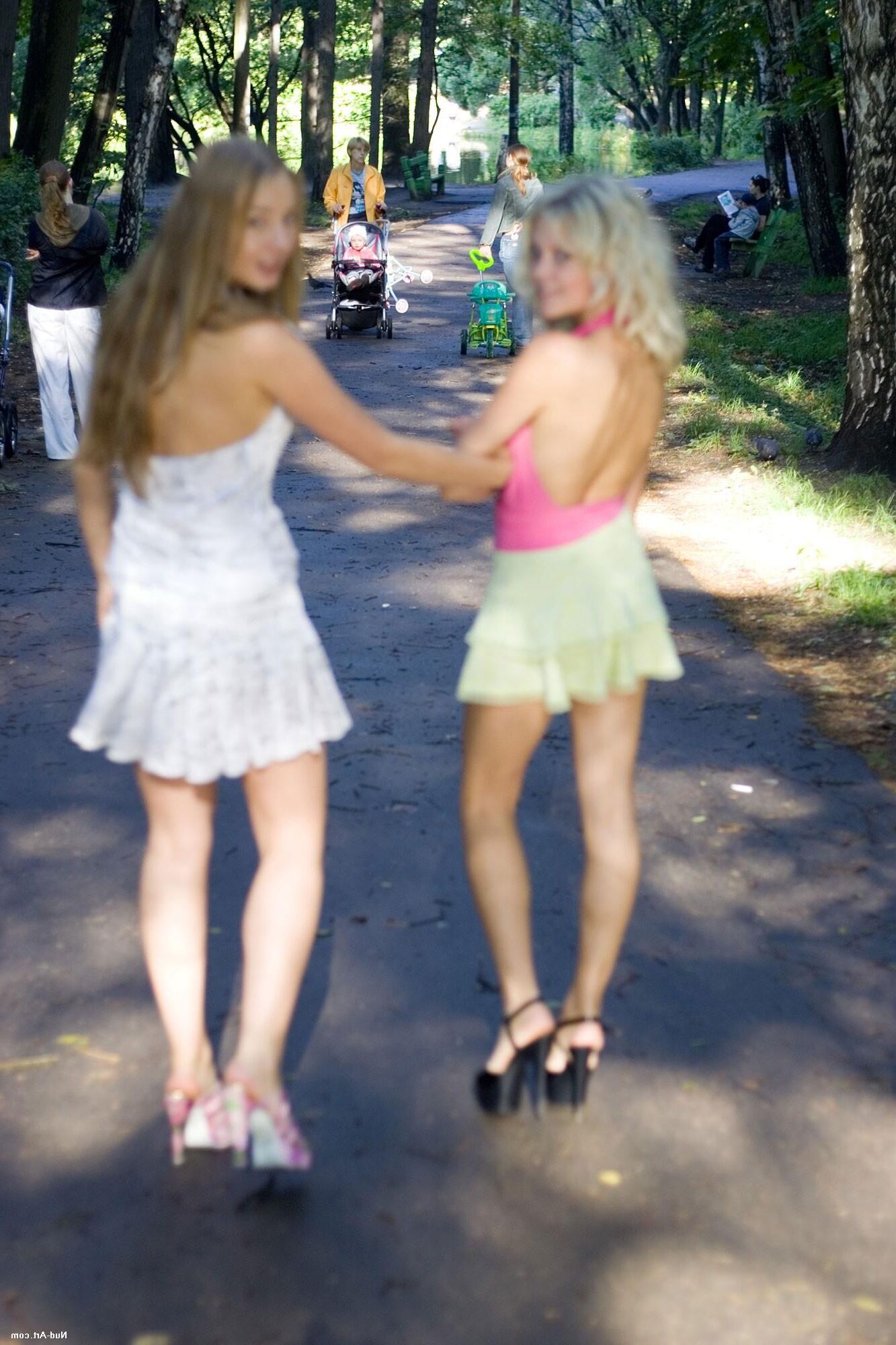 Nud Art Barbara y Valya Walk in the Park X