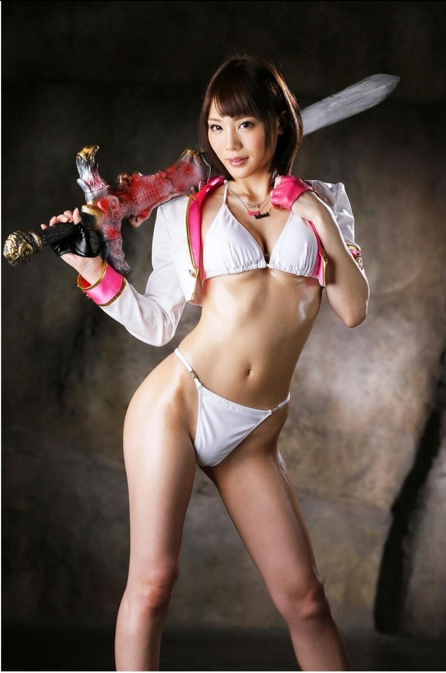 Airi Suzumura Photobook Cosplay passionnant