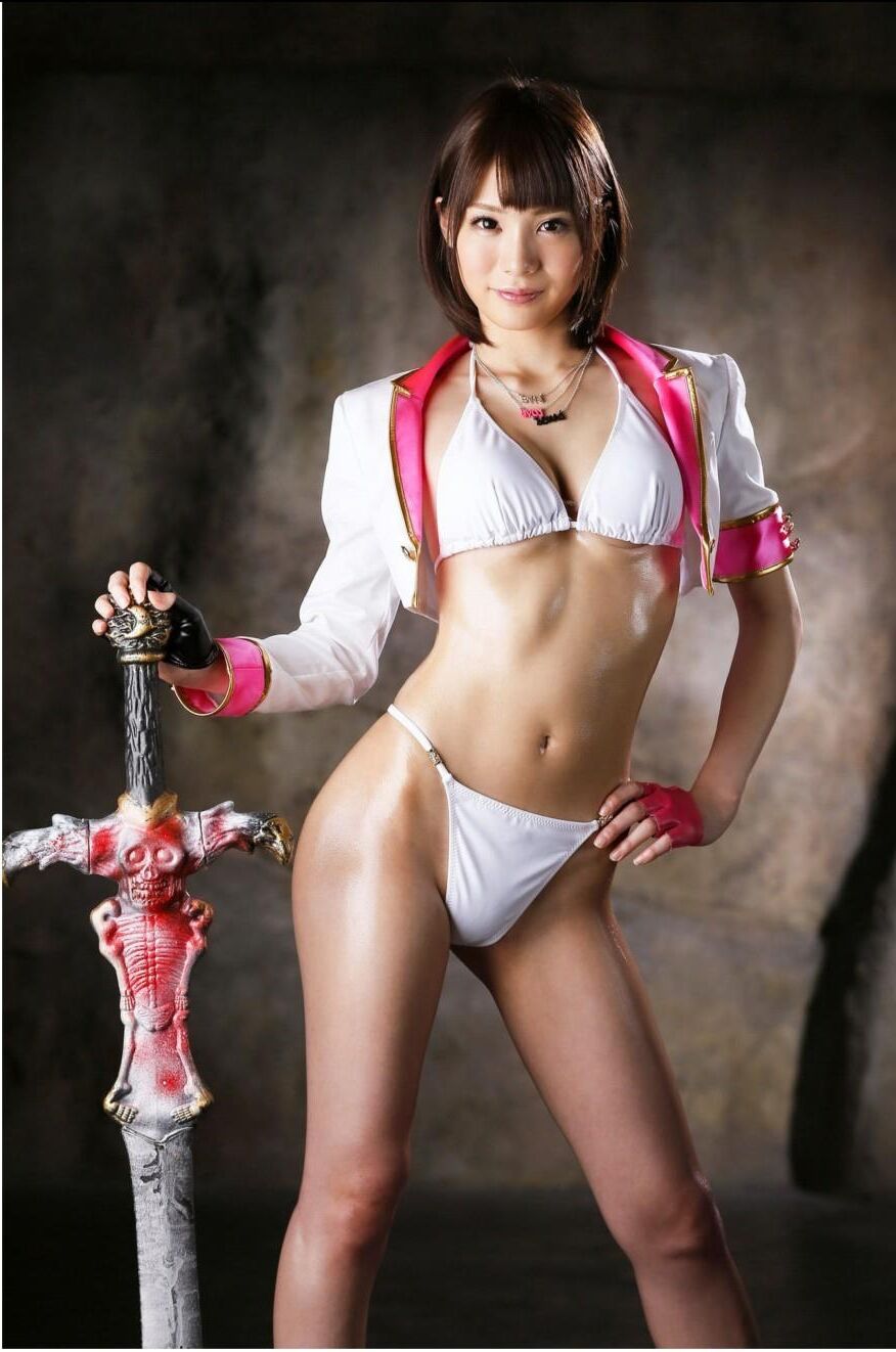 Airi Suzumura Photobook Cosplay passionnant