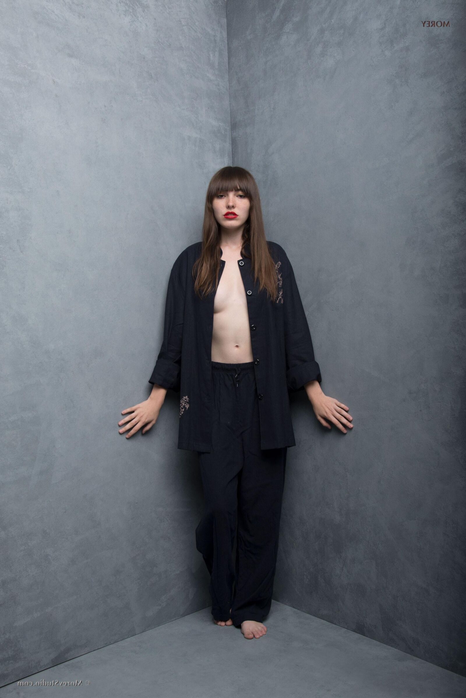 MoreStudio Emmy C X