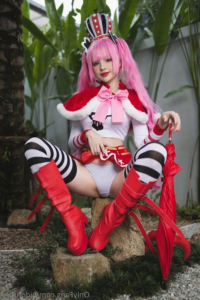 Cosplay H Rose