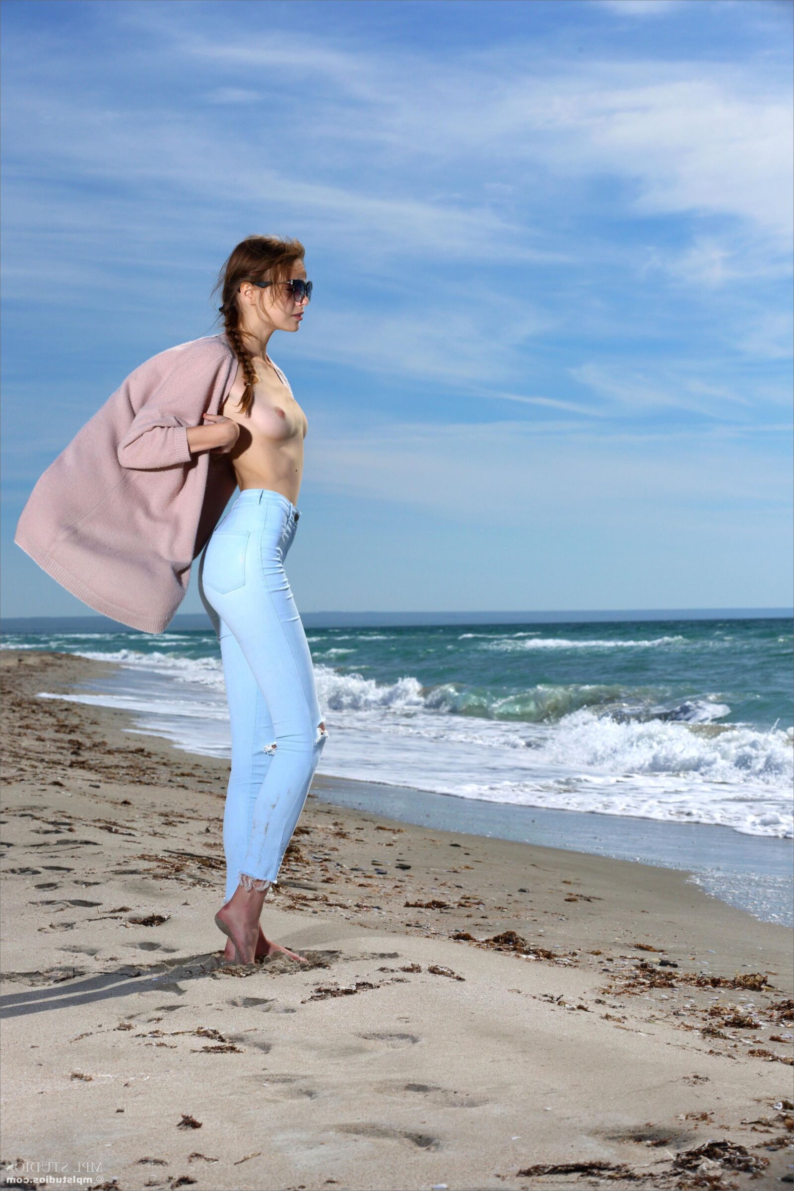 Elle Beach Story
