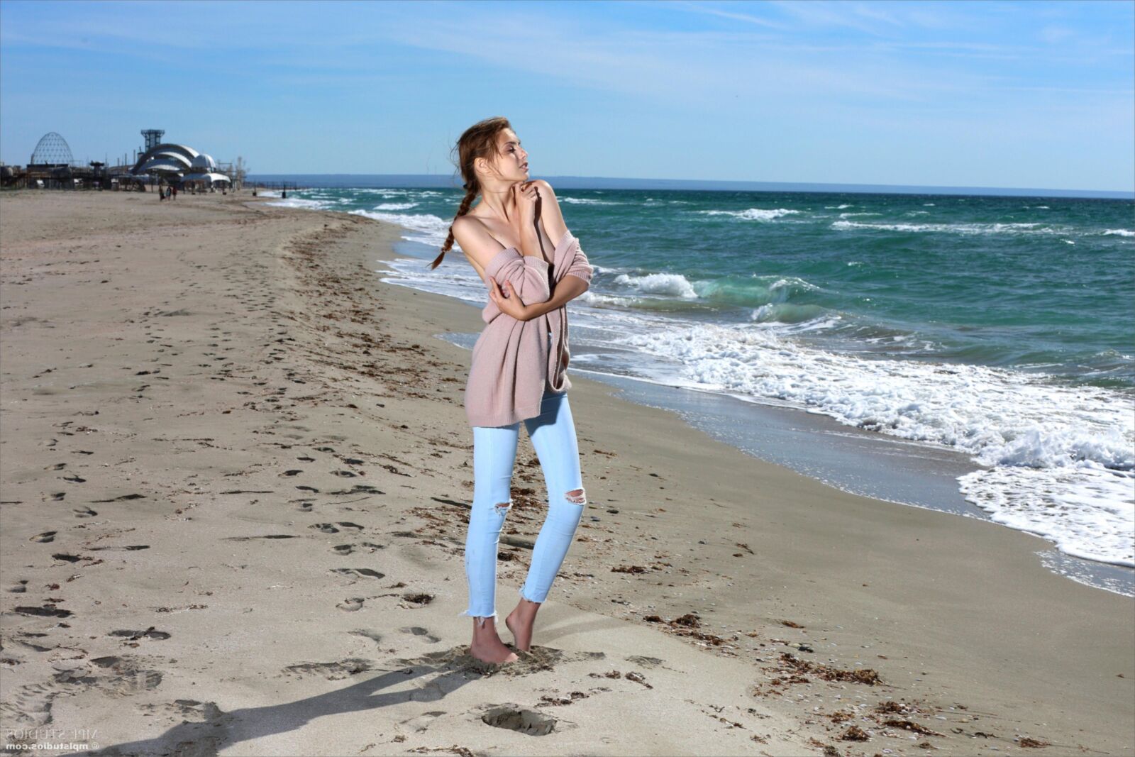 Elle Beach Story