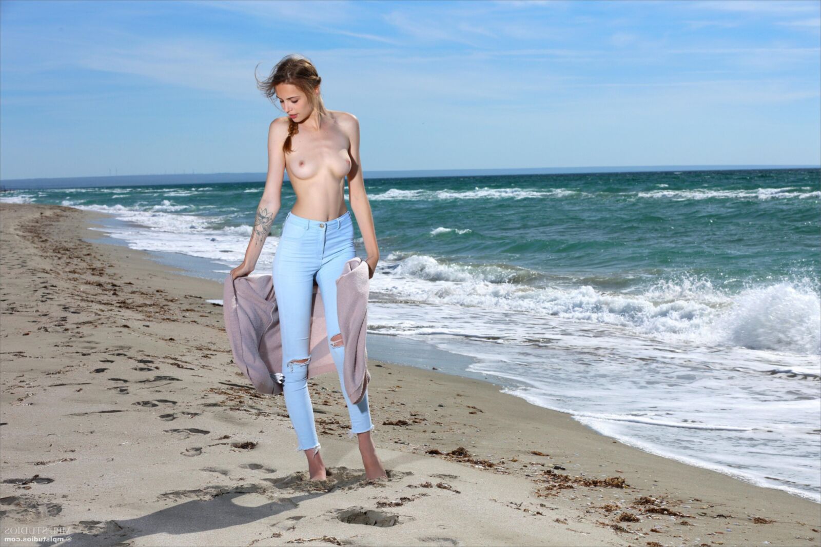 Elle Beach Story