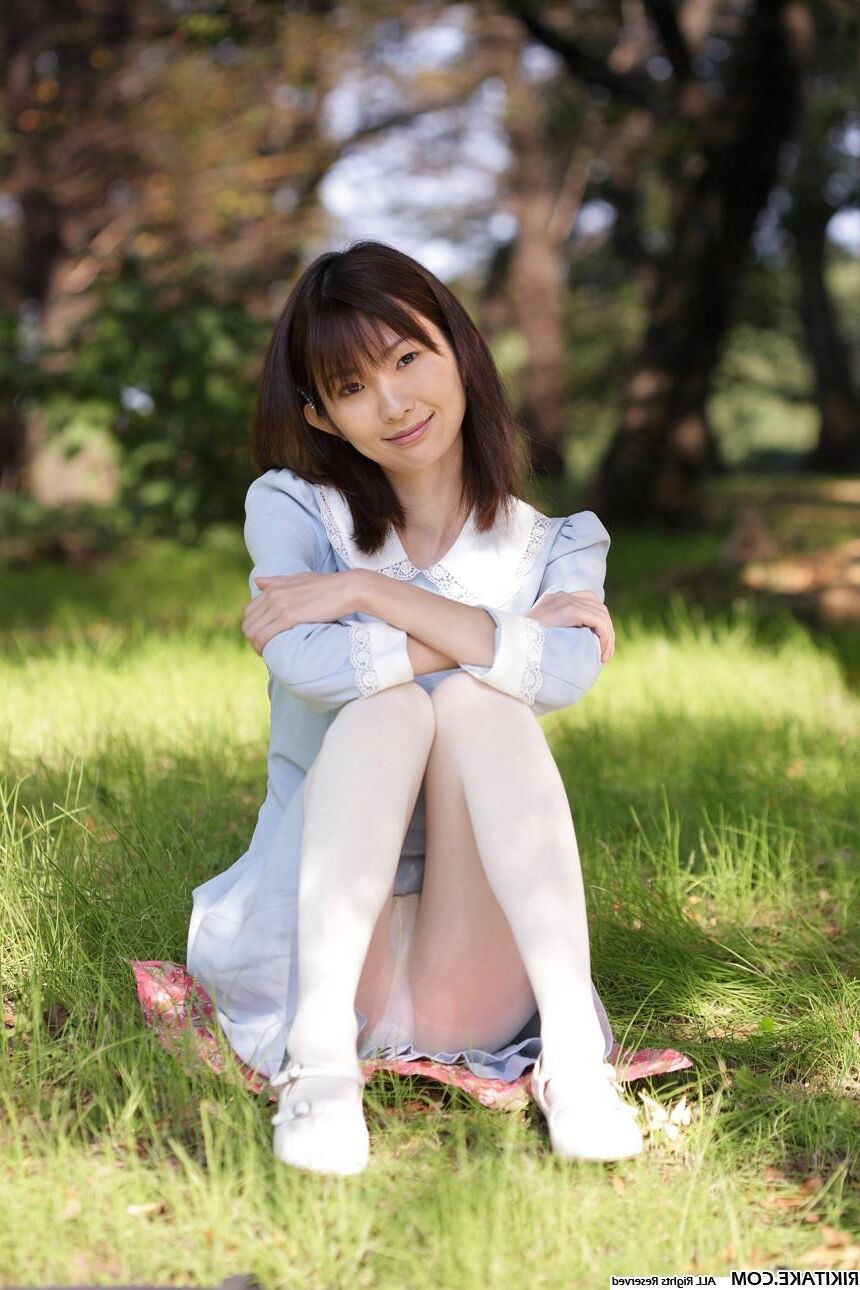 modelo desnudo japonés Saya Kojima