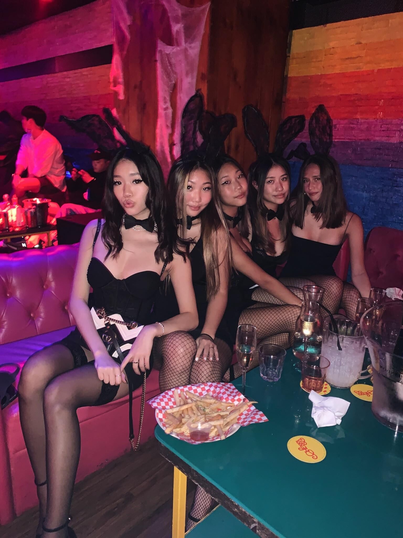 pretty sexy bunnies Happy Easter