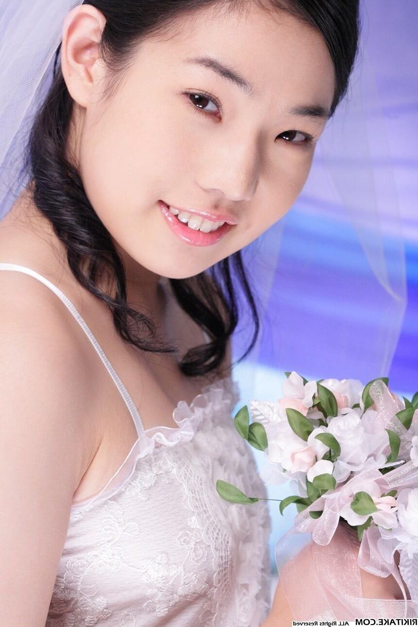 japanese nude model Yui Hattori 