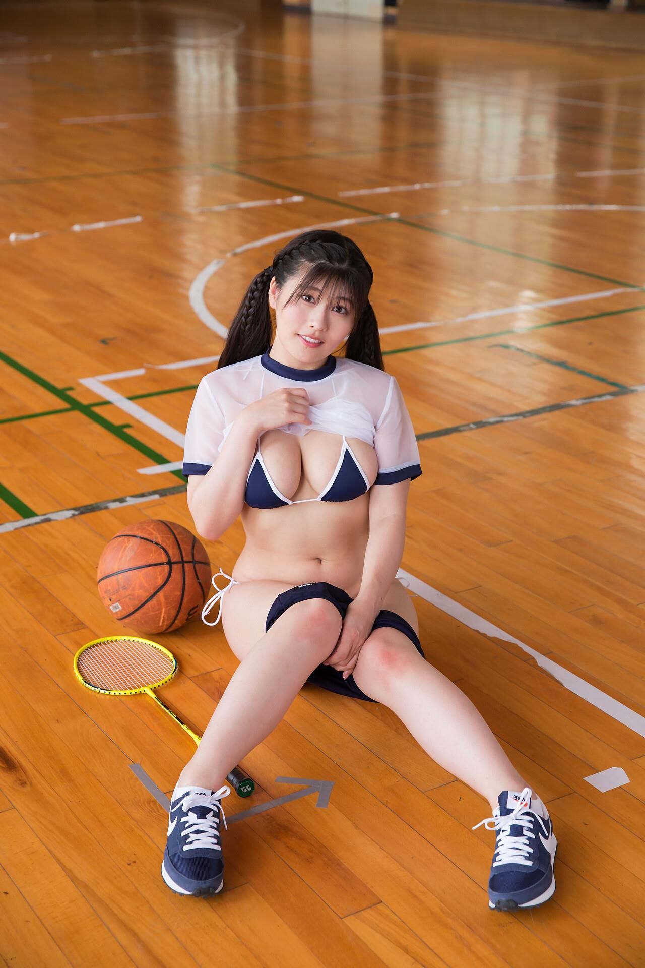 Yoshino Chitose Limited Gallery 