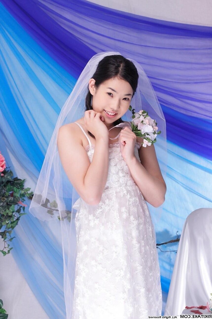 japanese nude model Yui Hattori 