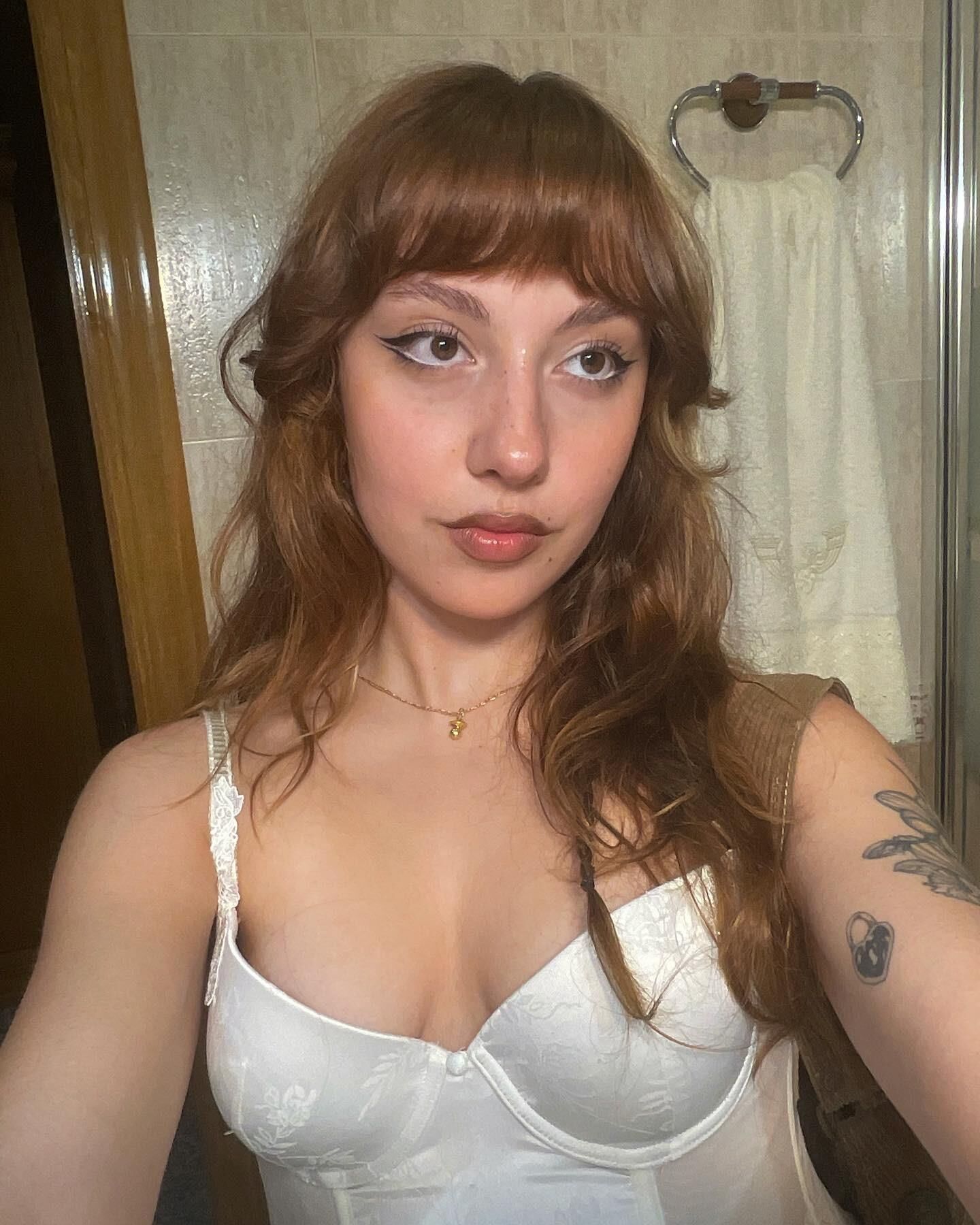 Brunnette Whore