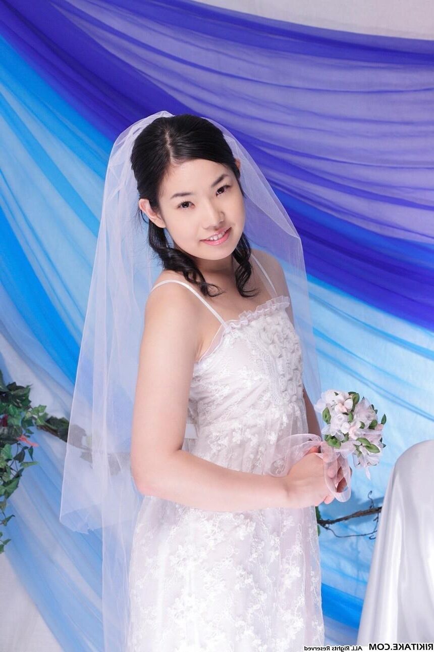 japanese nude model Yui Hattori 