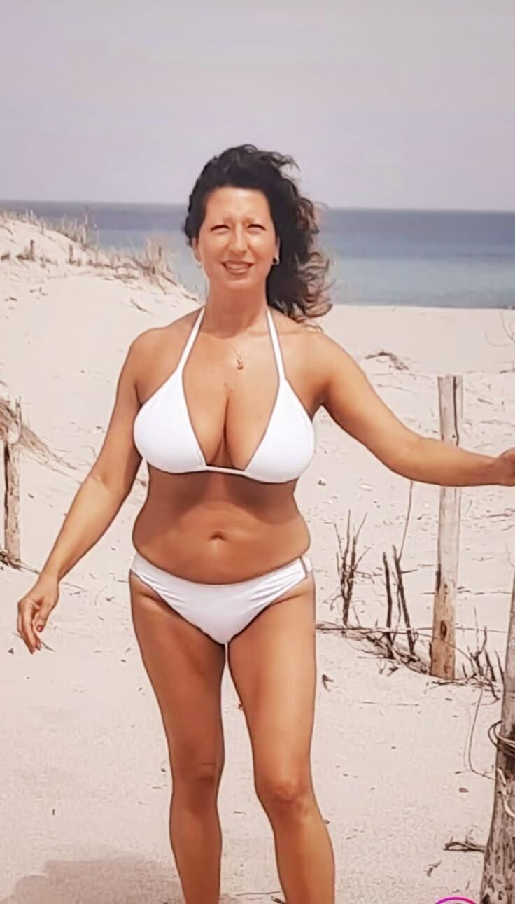 Matures and Grannies in Swimsuits 