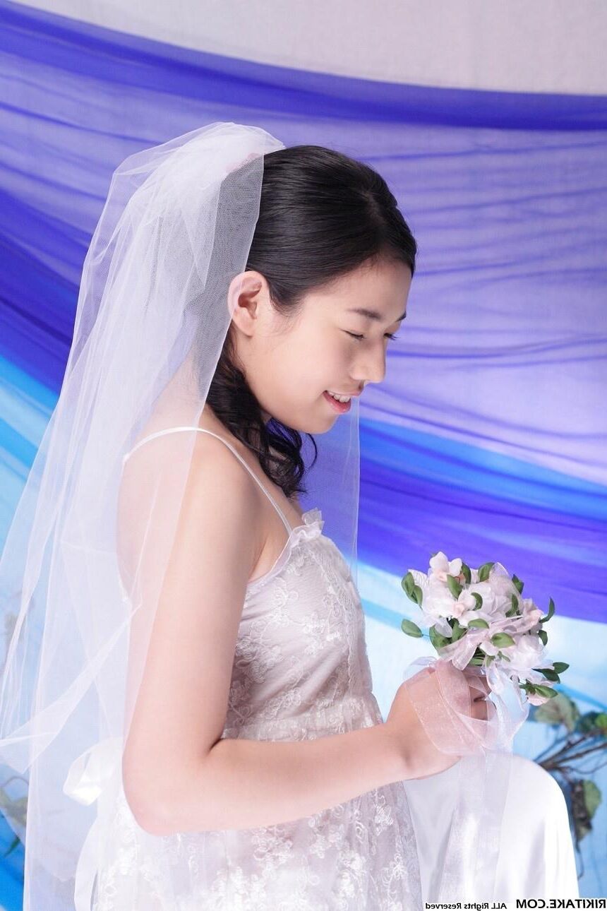 japanese nude model Yui Hattori 