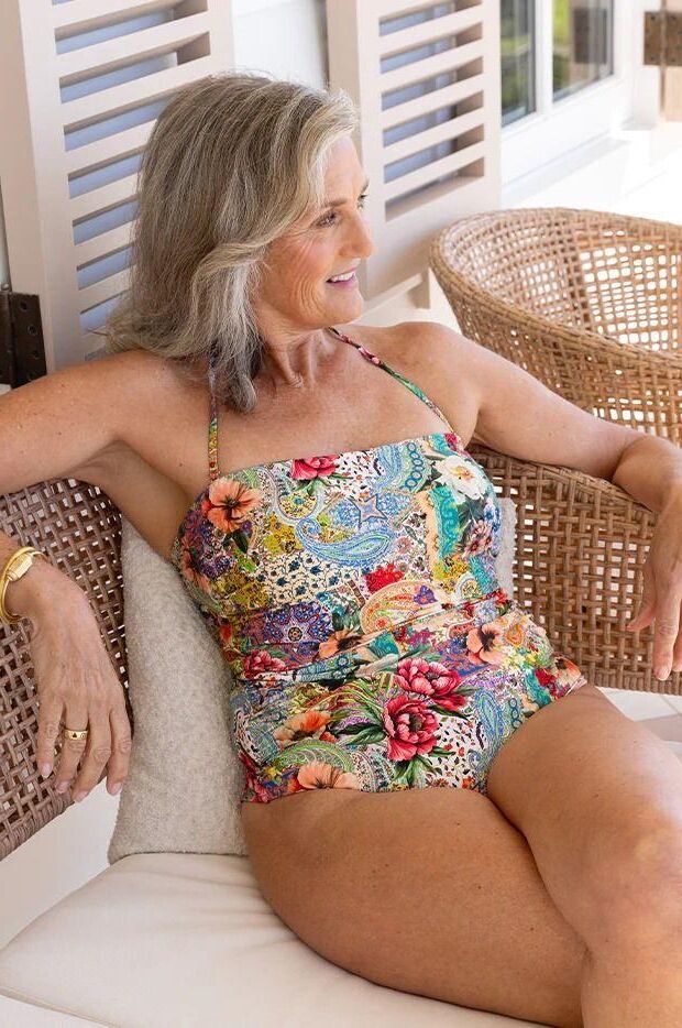 Matures and Grannies in Swimsuits 