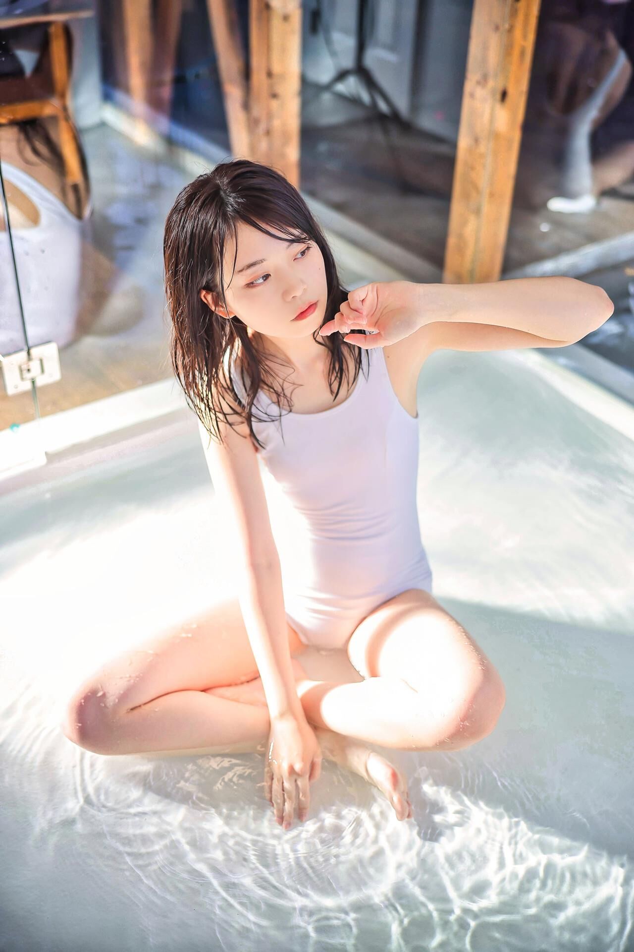 ヒナキ湿った色の水泳レース