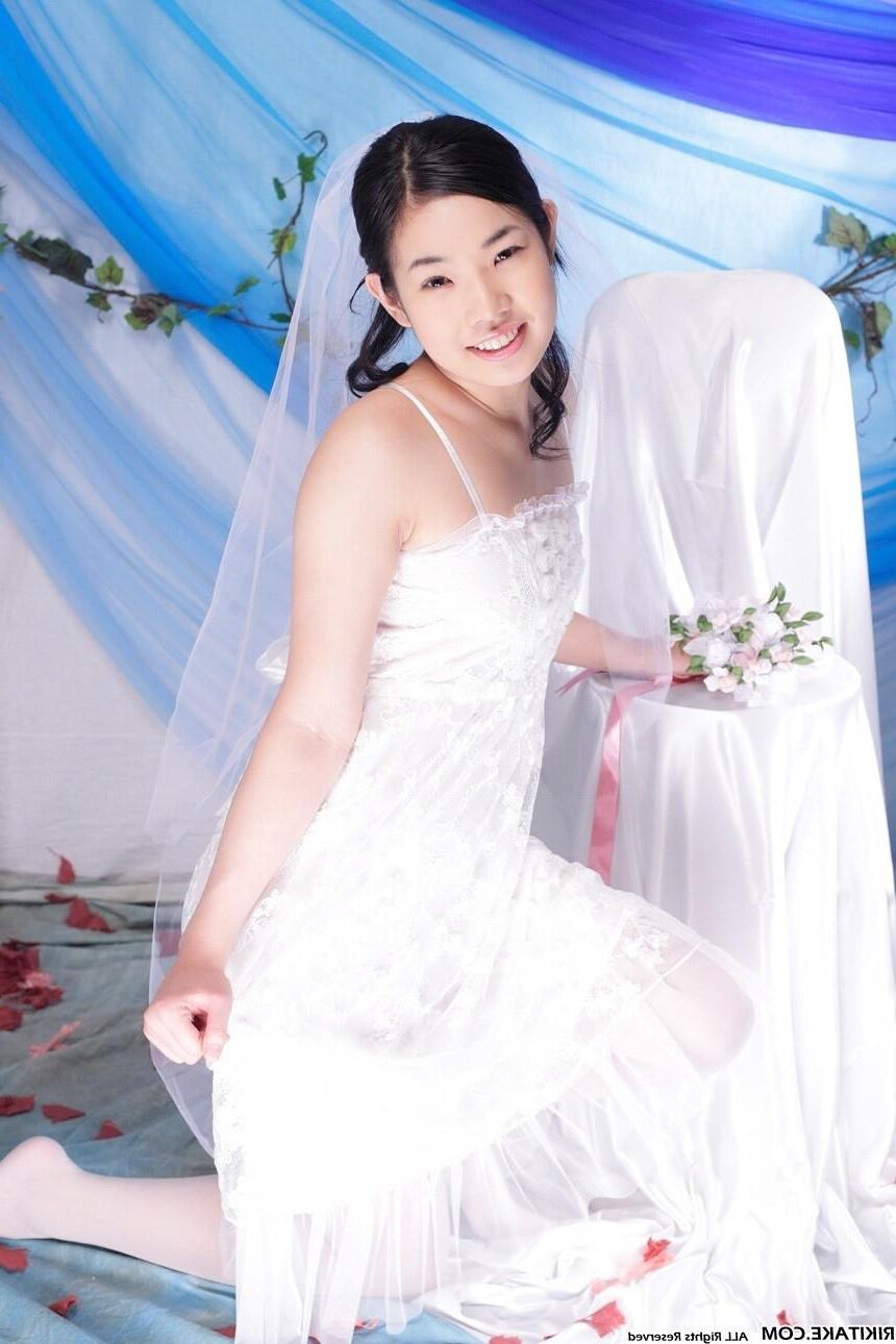 japanese nude model Yui Hattori 