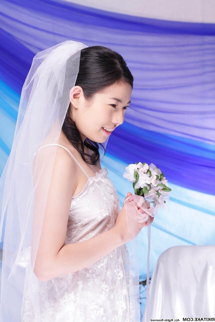 japanese nude model Yui Hattori 