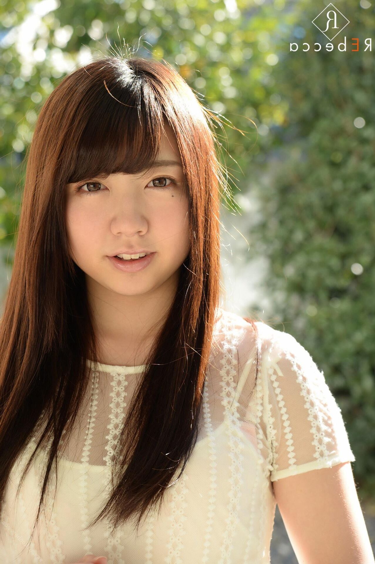 Moeは階段を大人に登っています