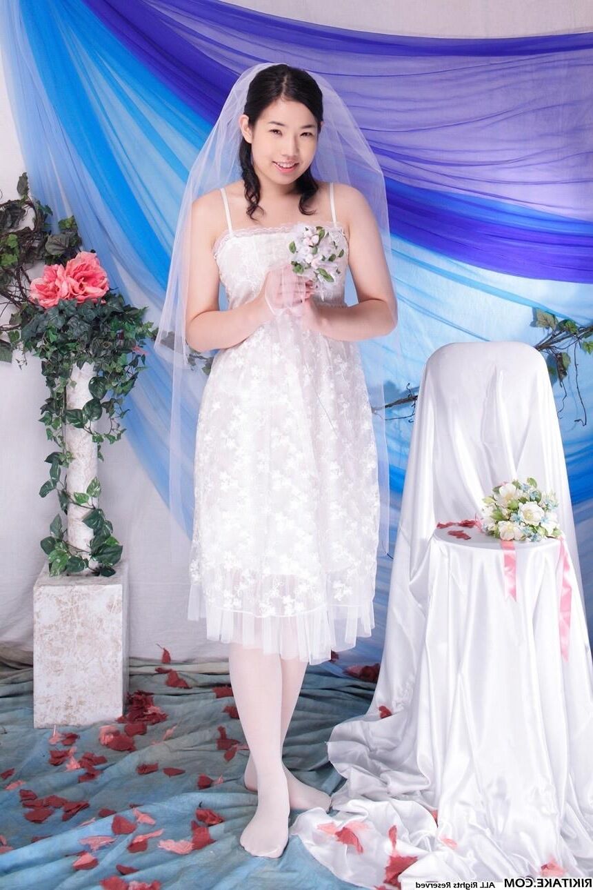 japanese nude model Yui Hattori 