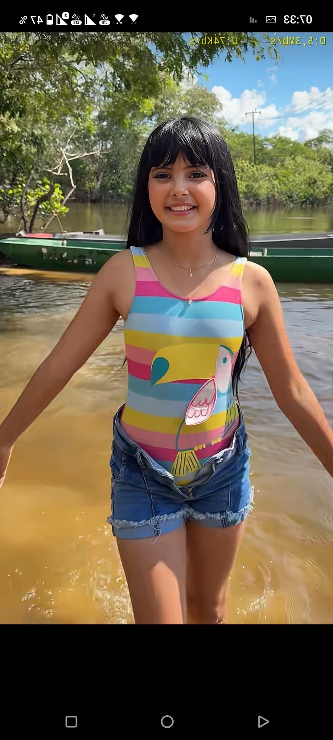 Teen Sophia terra