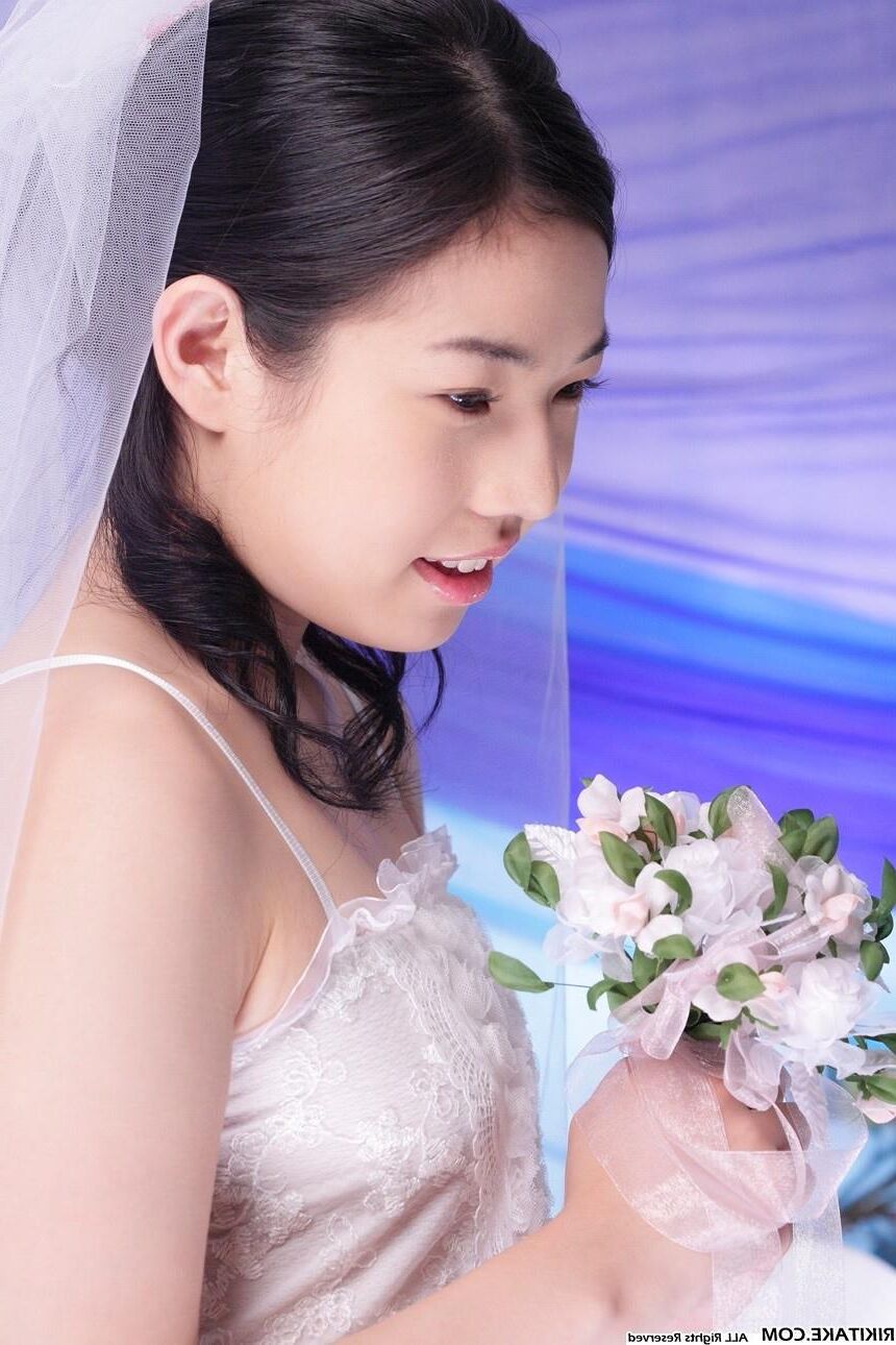 japanese nude model Yui Hattori 