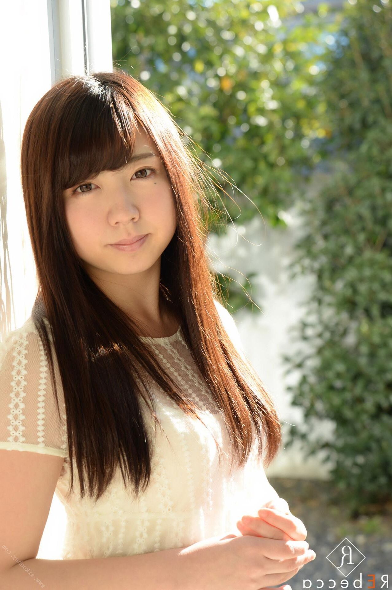 Moeは階段を大人に登っています