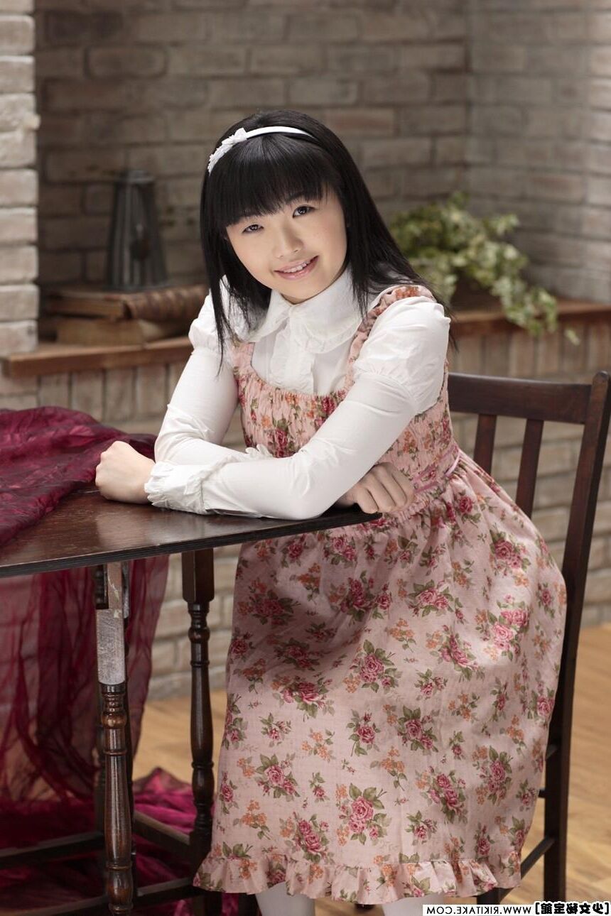 japanese nude model Mika Hanai