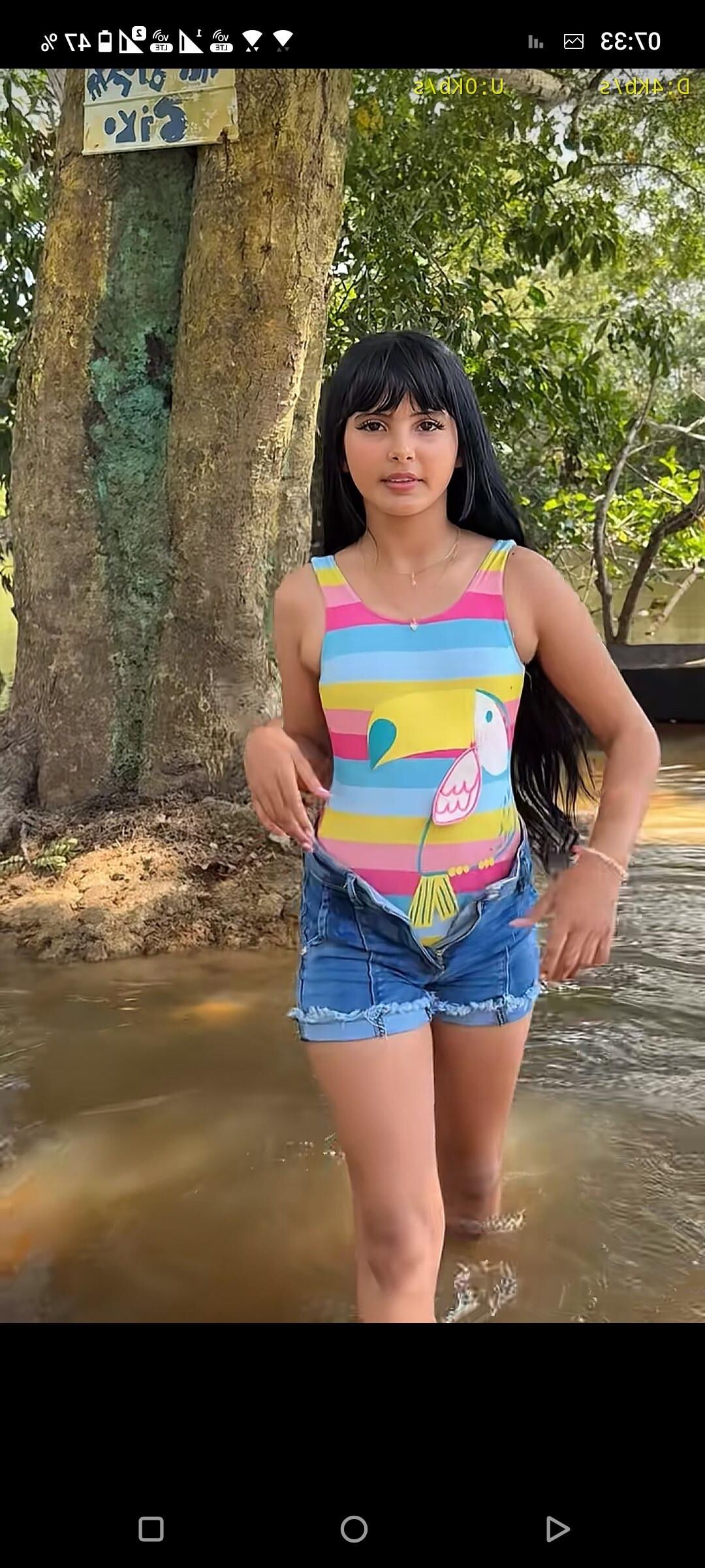 Teen Sophia terra