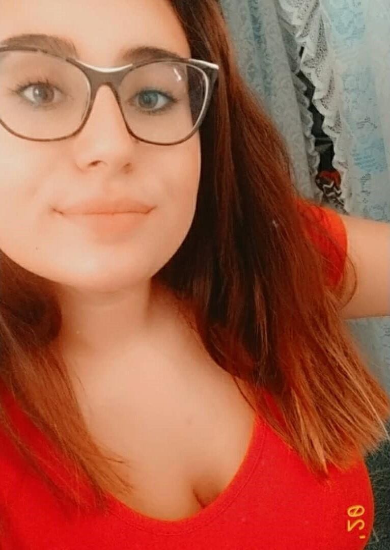 Glasses slut