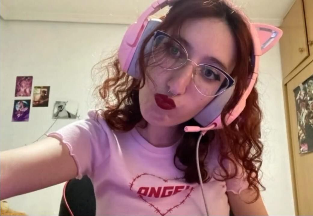 Glasses slut