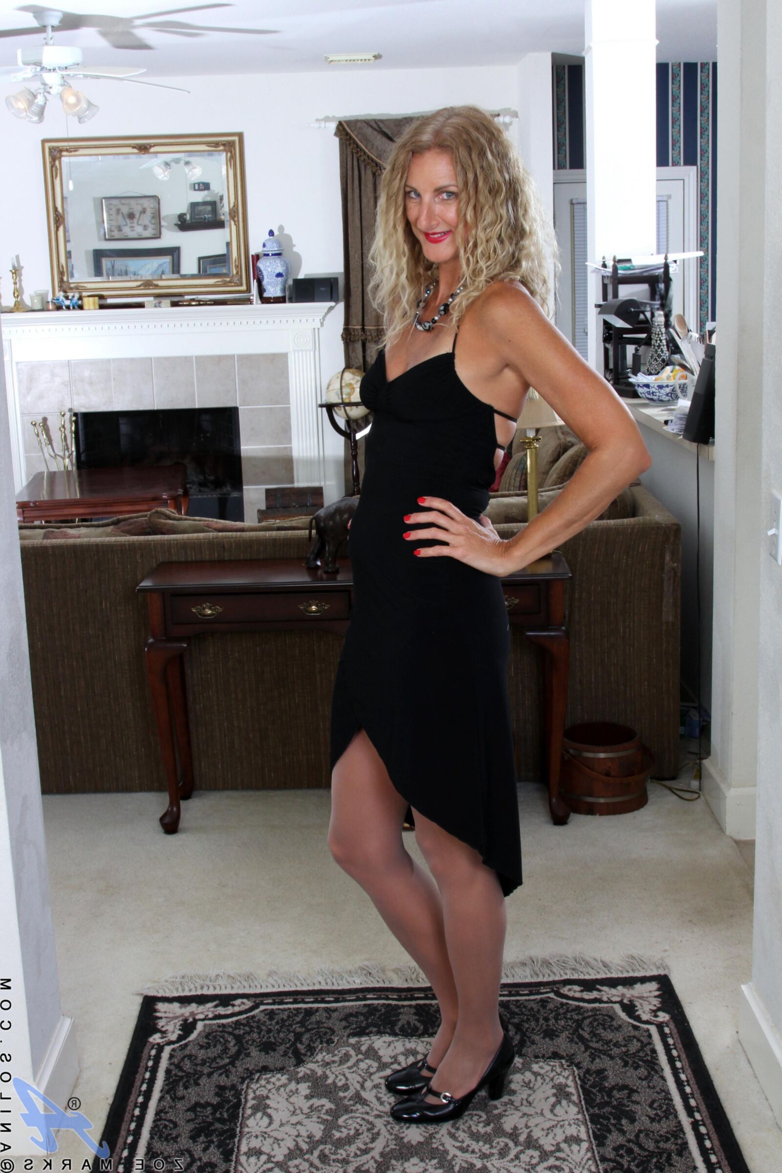Nothing But MILFs . Zoe Marks. Tall, thin and sexy