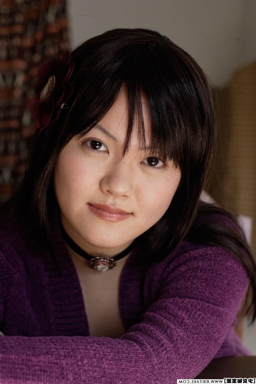 日本のヌードモデルRiona Murakami