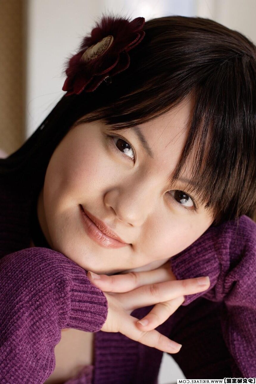 日本のヌードモデルRiona Murakami