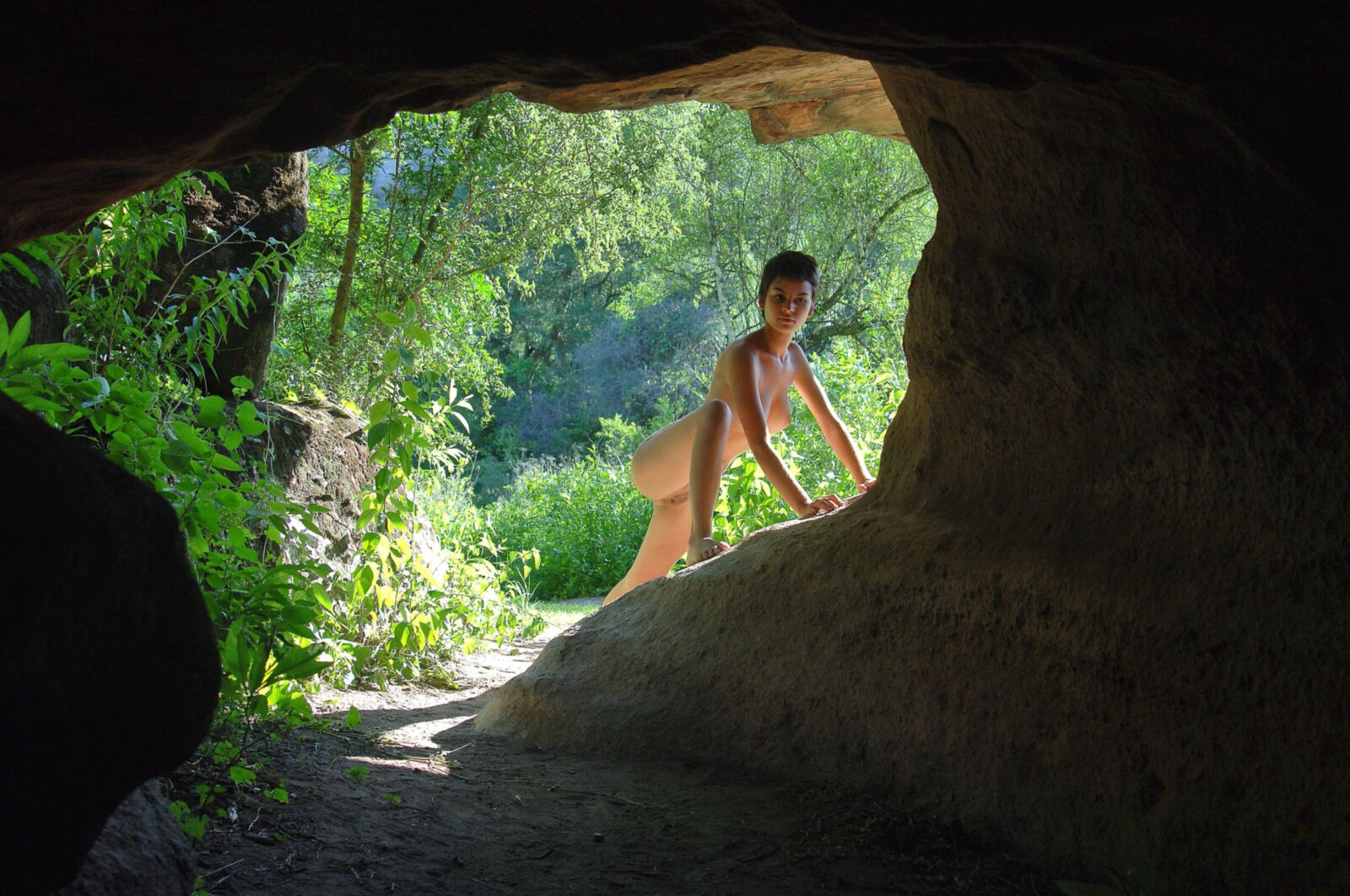 Moreystudio Bosque Juana Luna Primitive