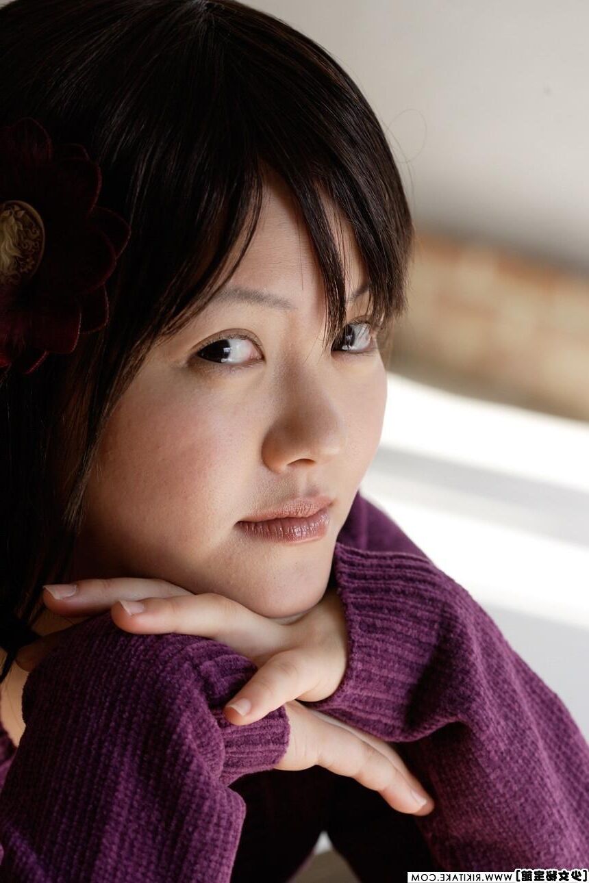 日本のヌードモデルRiona Murakami