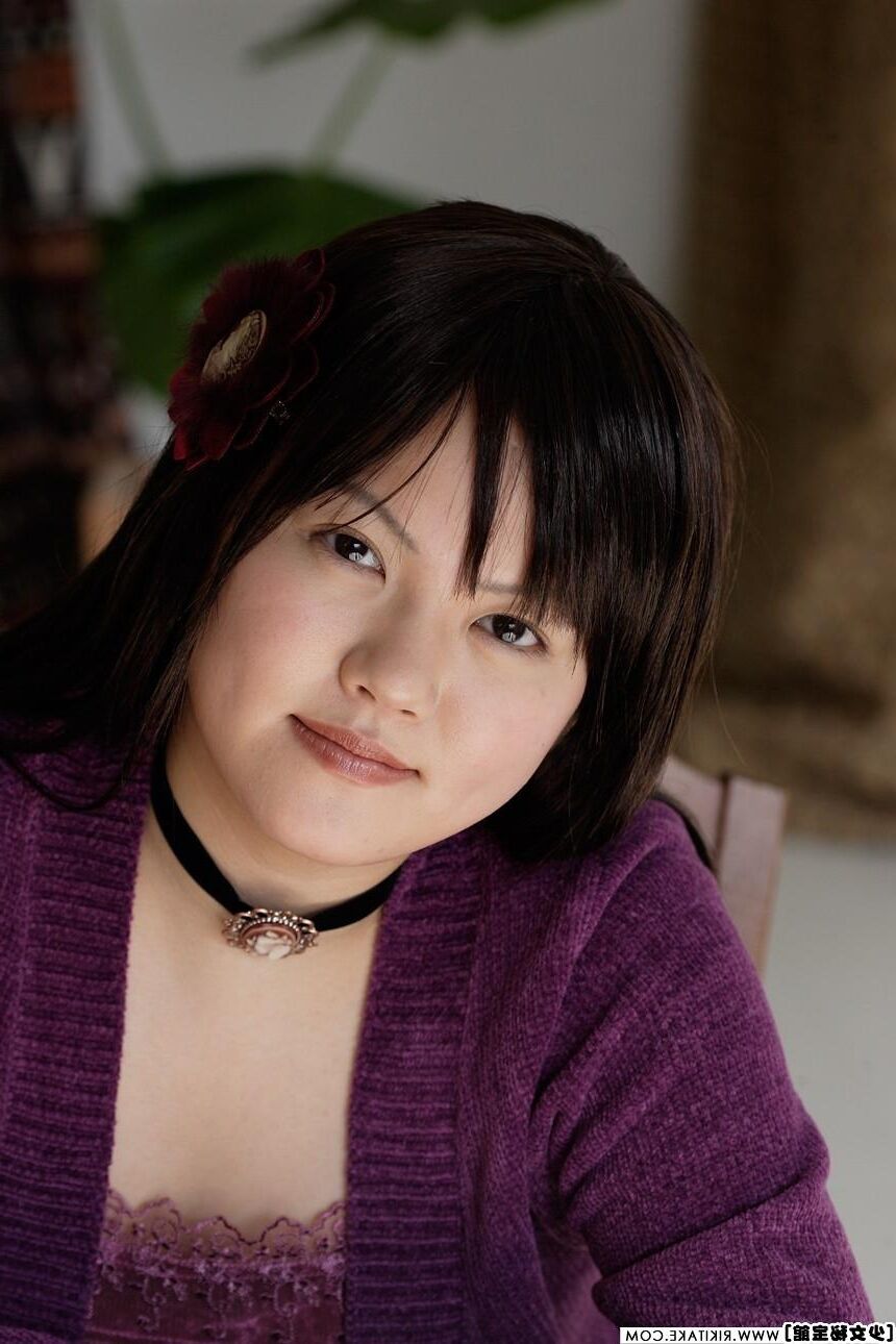日本のヌードモデルRiona Murakami