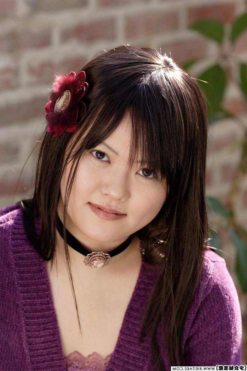 日本のヌードモデルRiona Murakami