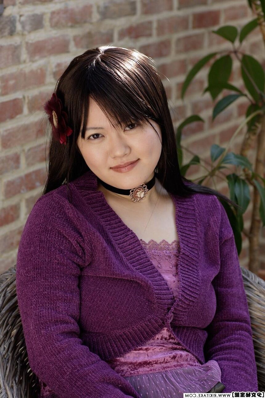 日本のヌードモデルRiona Murakami
