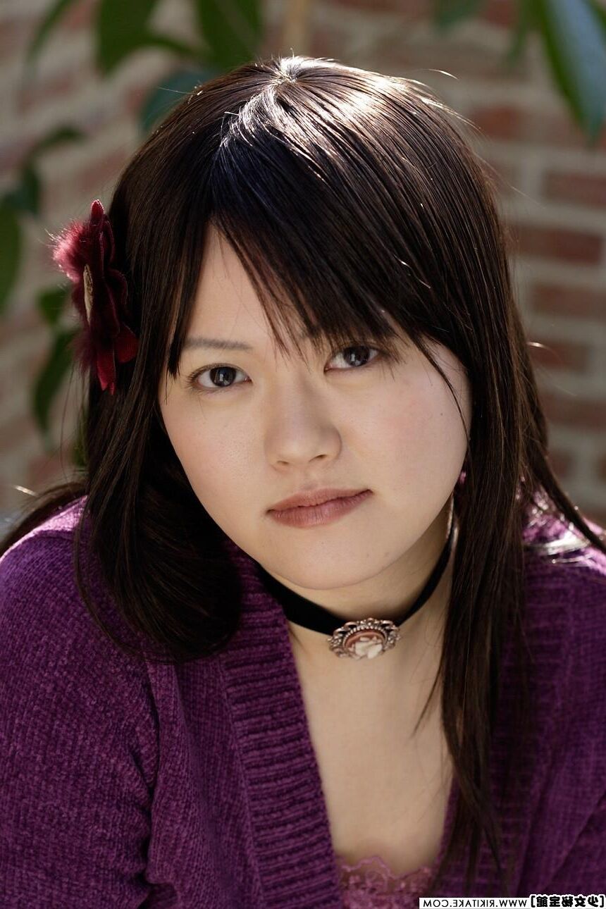 日本のヌードモデルRiona Murakami