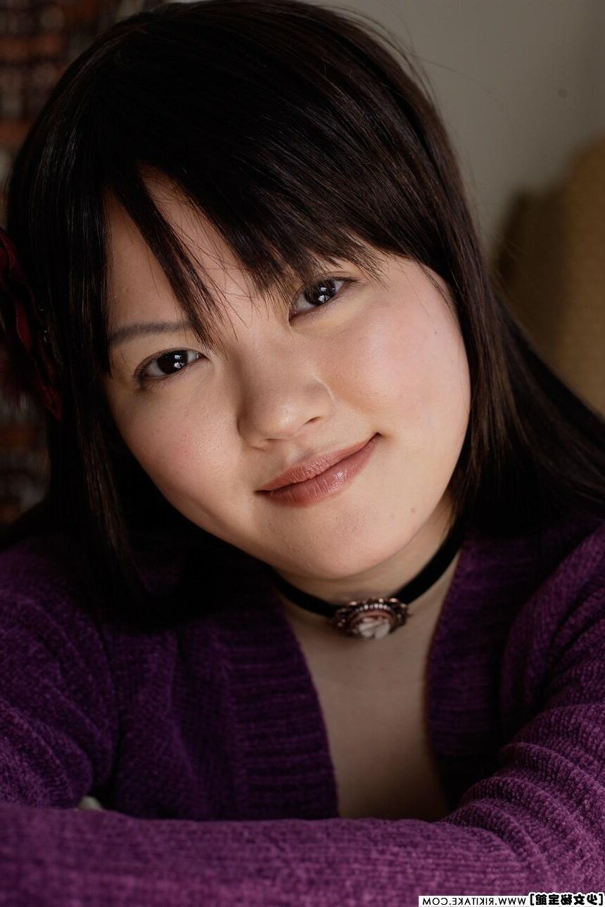日本のヌードモデルRiona Murakami