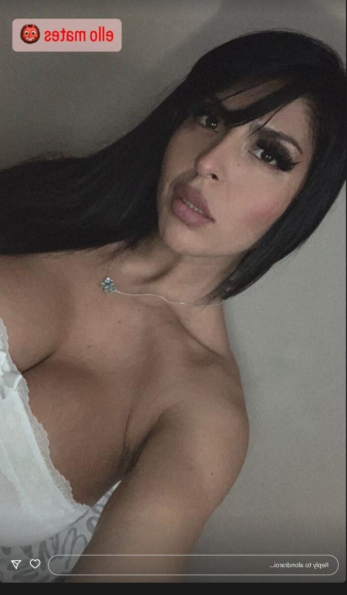 Alondra Roi Vegan activist with giant silicon tits and crazy ass