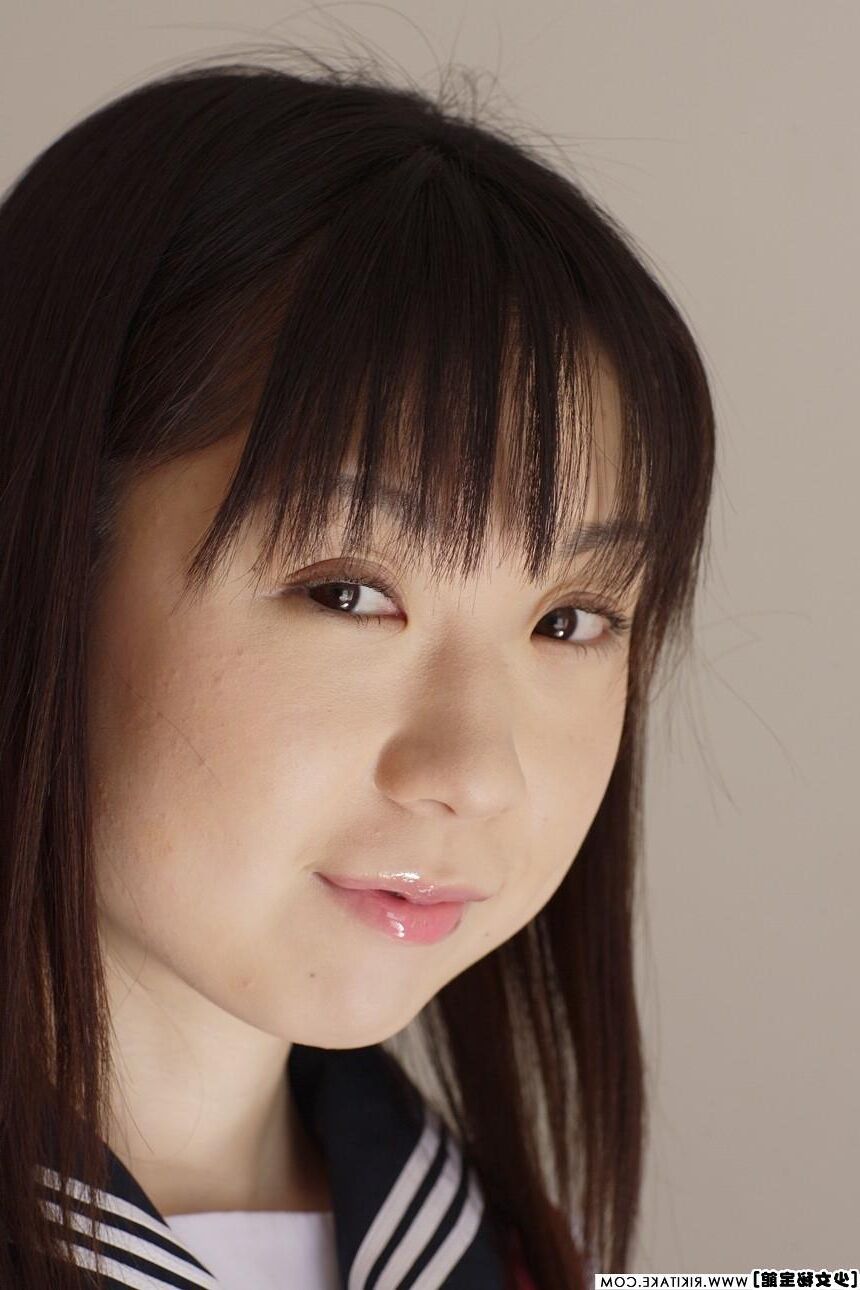 Modèle de nu japonais Ruri Tukino