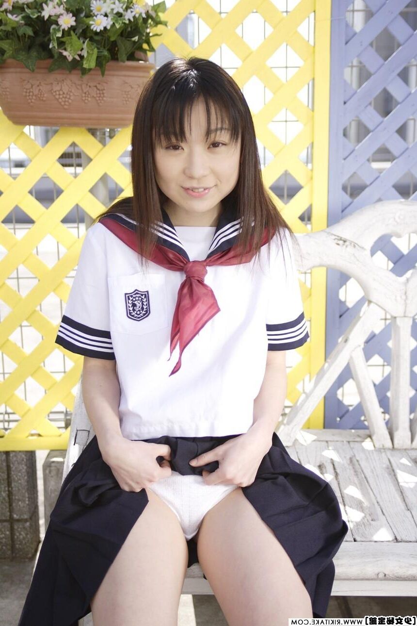Modèle de nu japonais Ruri Tukino