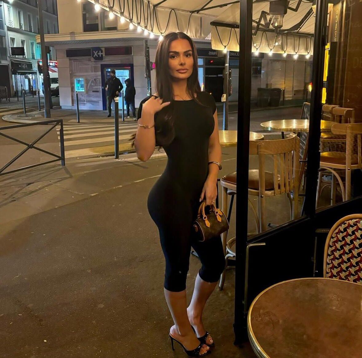 Girls in Black 