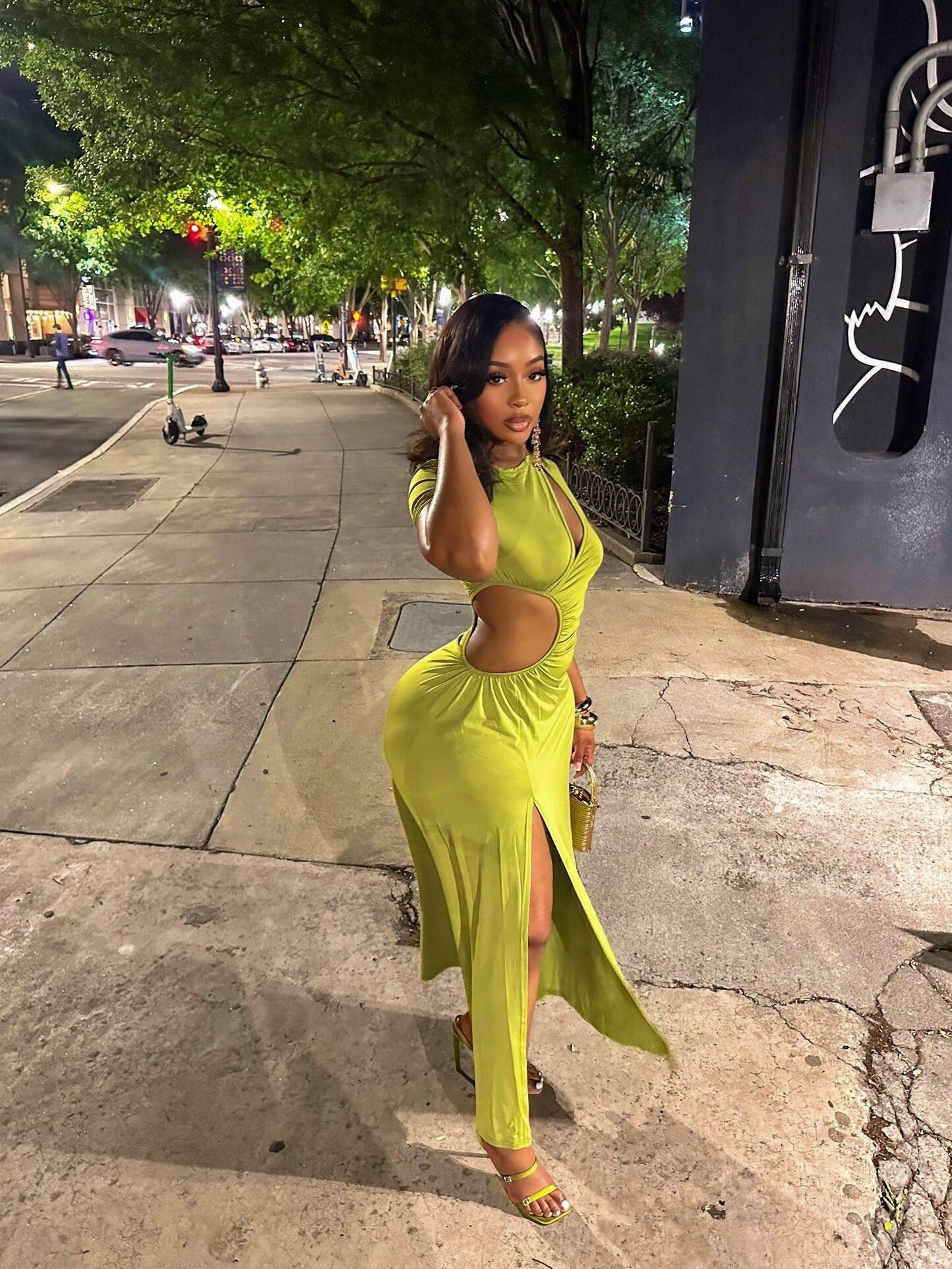 Girls in Yellow 