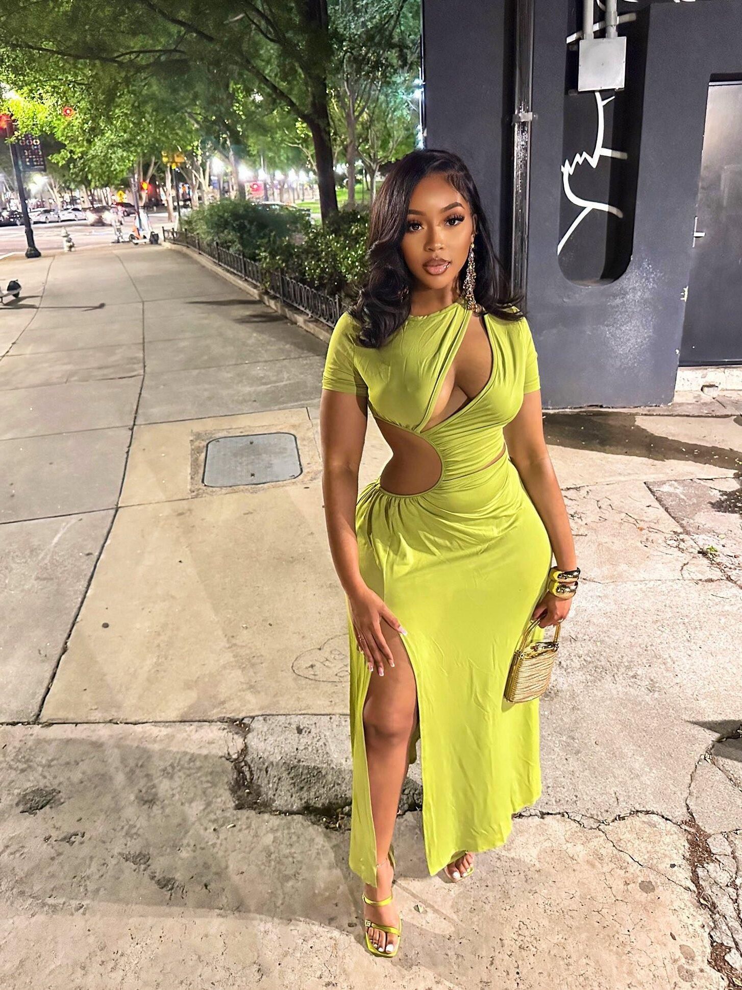 Girls in Yellow 
