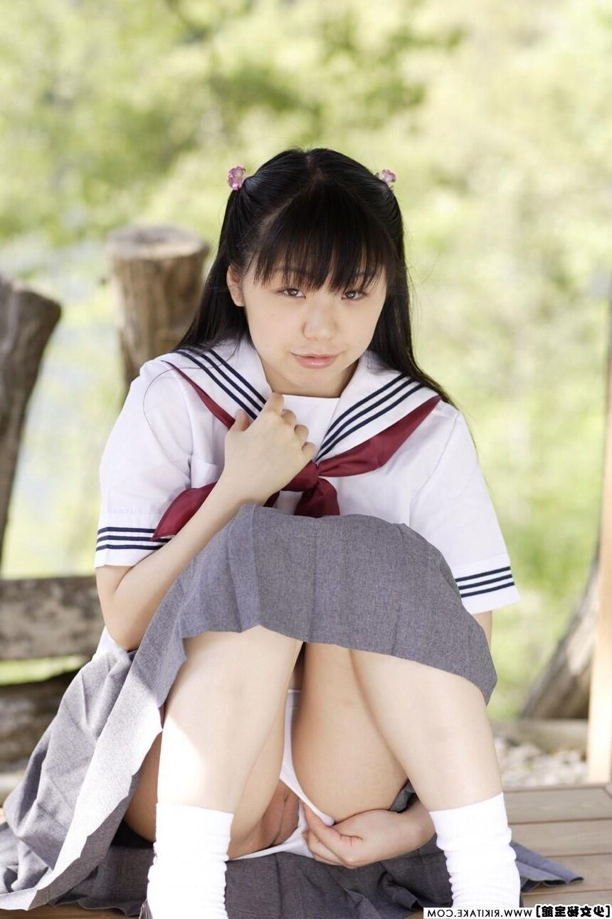 Modèle de nu japonais Risako nakahara