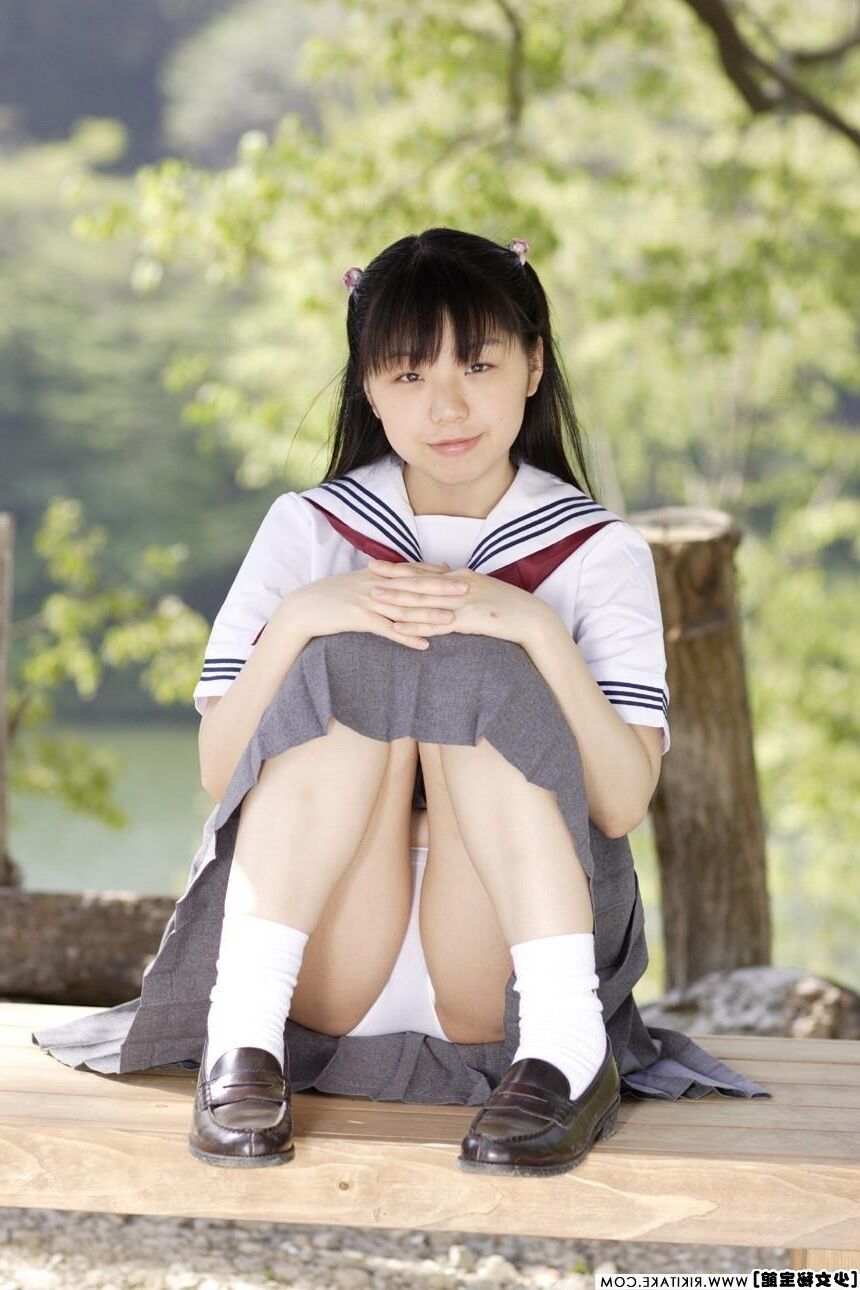 Modèle de nu japonais Risako nakahara