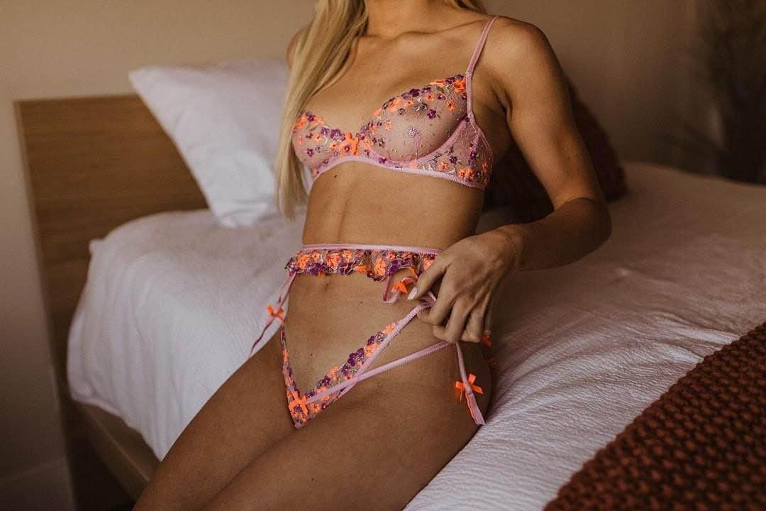 Blonde Mormon Budoir