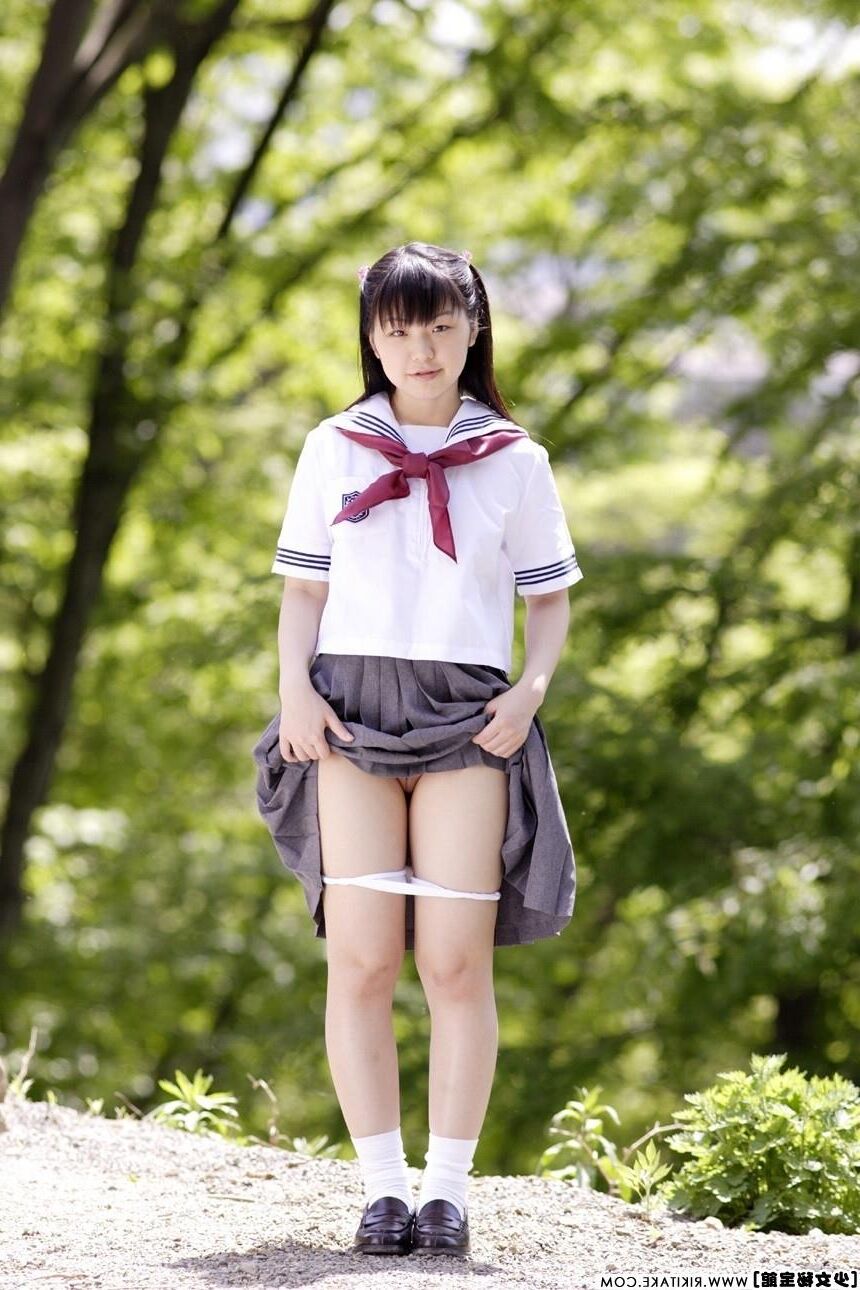 Modèle de nu japonais Risako nakahara